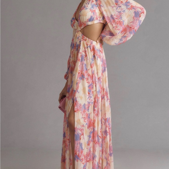 Astr Dresses & Skirts - Astr Revert long sleeve cut out maxi